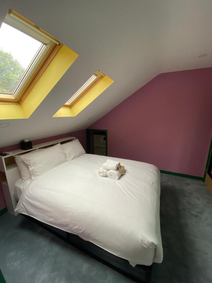 Aaron Wise - 51 Fitzhamon Apartments Cardiff Exterior photo
