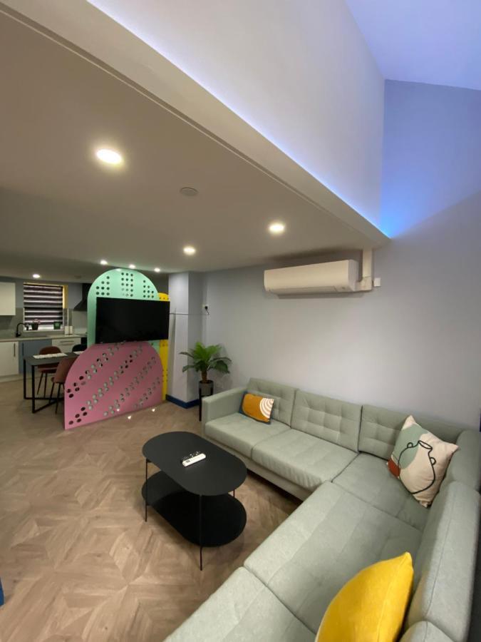 Aaron Wise - 51 Fitzhamon Apartments Cardiff Exterior photo