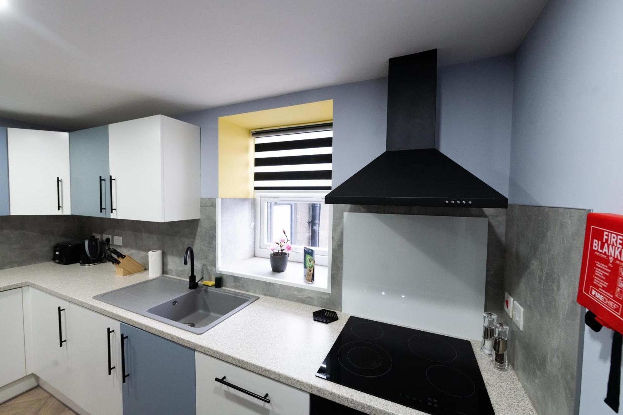 Aaron Wise - 51 Fitzhamon Apartments Cardiff Exterior photo