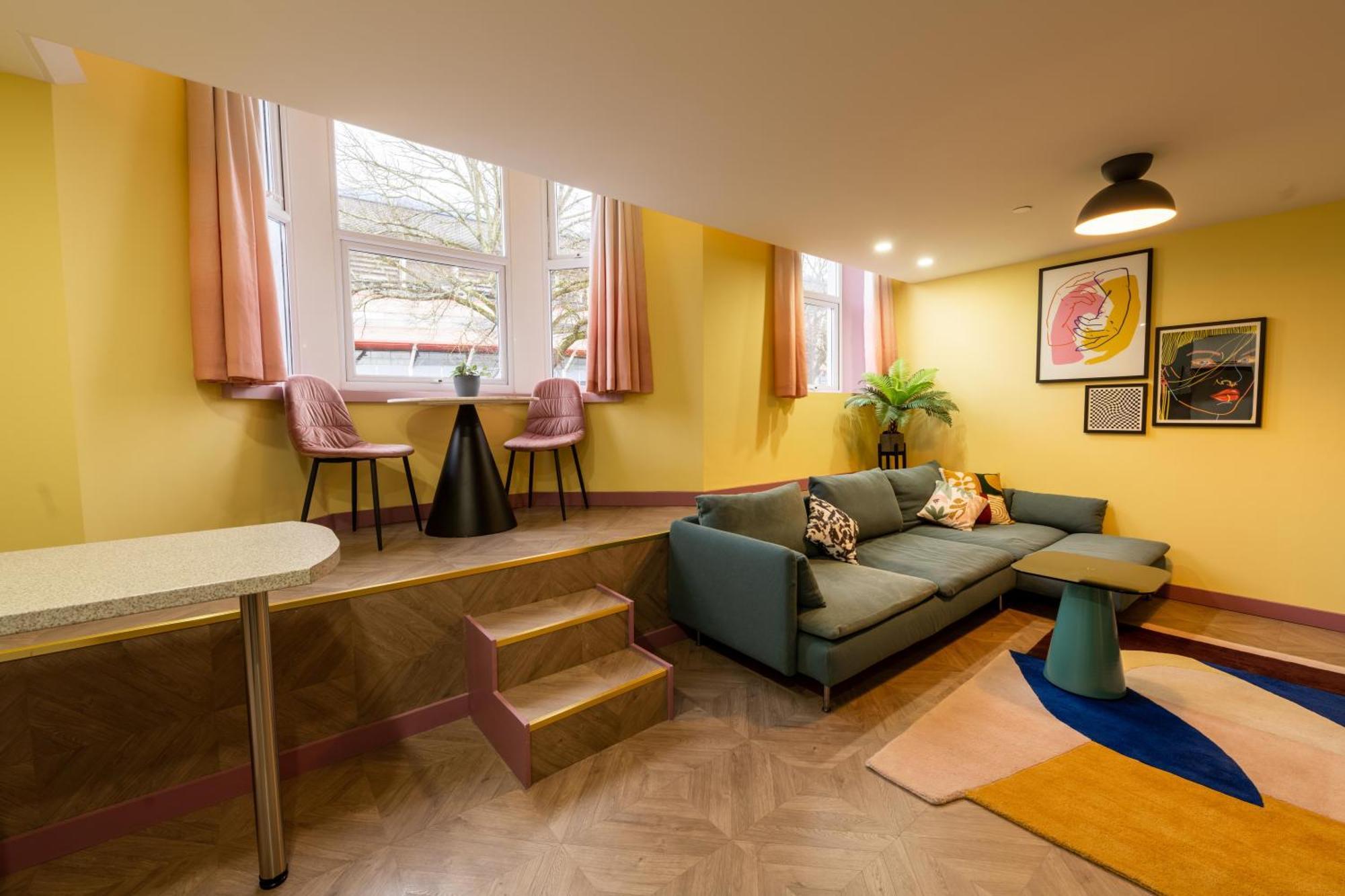 Aaron Wise - 51 Fitzhamon Apartments Cardiff Exterior photo